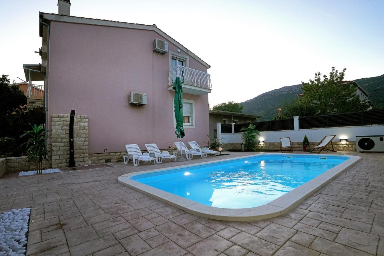 Villa Tago With Heated New Pool Kaštela Extérieur photo