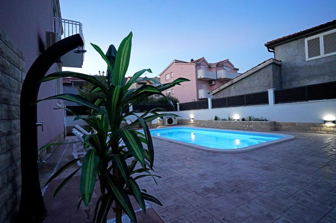 Villa Tago With Heated New Pool Kaštela Extérieur photo