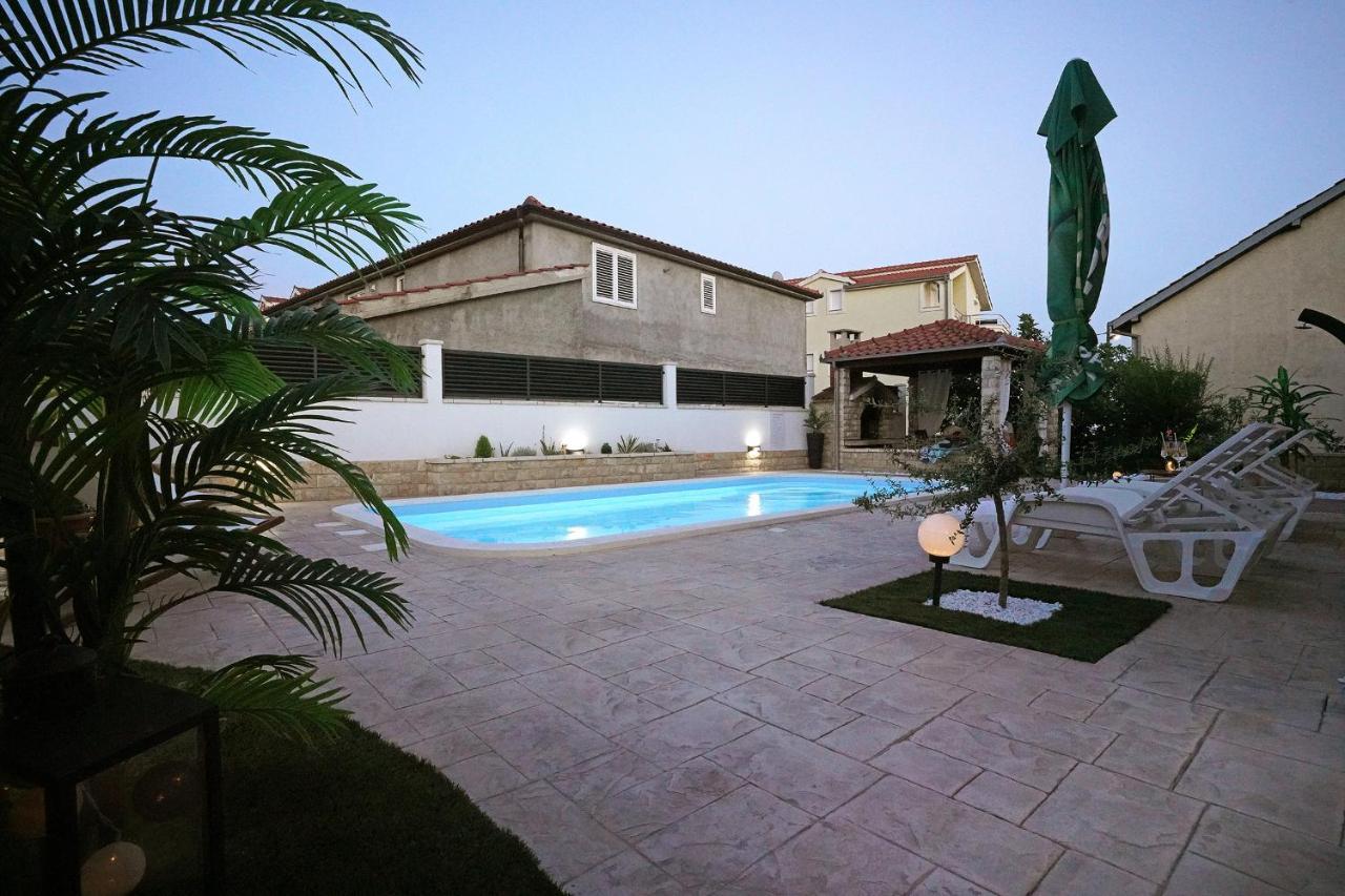 Villa Tago With Heated New Pool Kaštela Extérieur photo