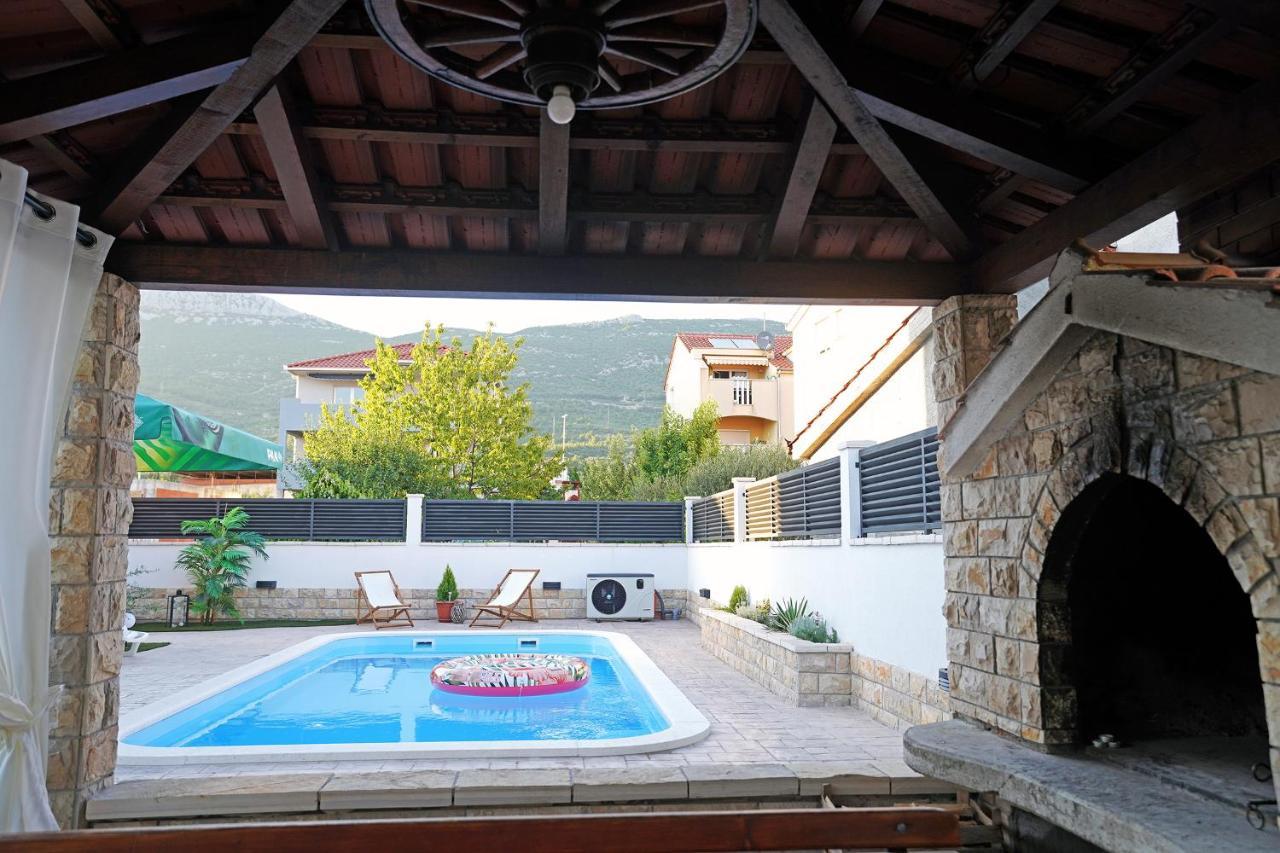 Villa Tago With Heated New Pool Kaštela Extérieur photo