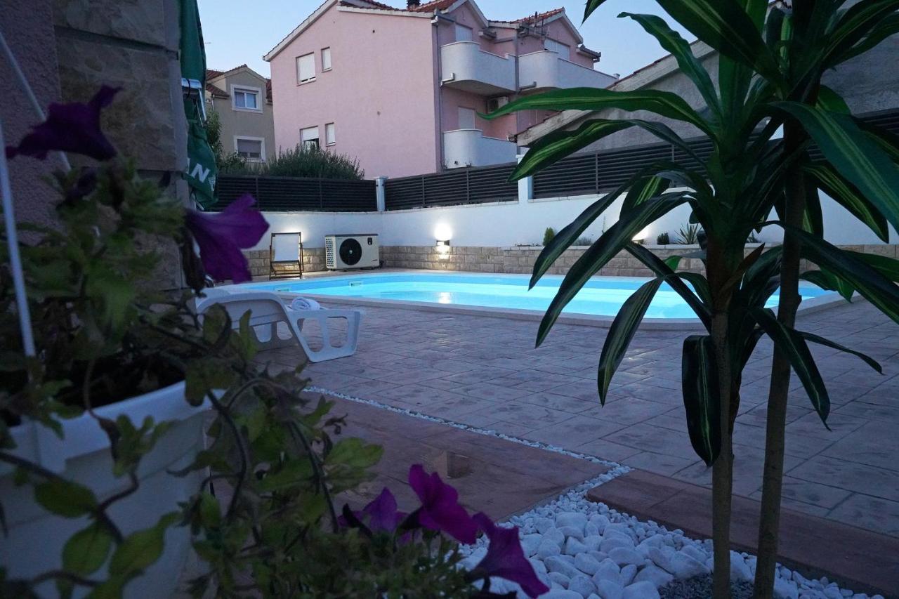 Villa Tago With Heated New Pool Kaštela Extérieur photo